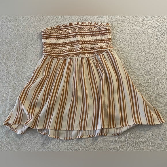 Torrid brand new strapless top size 0X - Picture 8 of 13